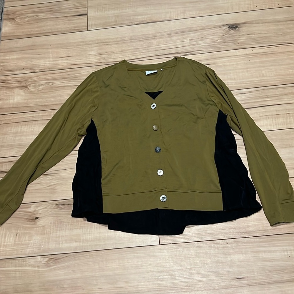 Unique green and black blouse- by Foil. XL